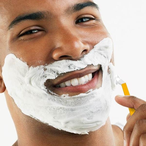 Aparelho de Barbear BIC Sensitive Shaver, com Cabo Antideslizante, Embalagem Leve 15 Pague 12, 902391 - PT 15 UN