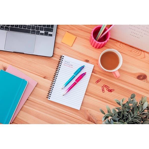 Caneta Esferográfica Retrátil BIC, 4 Cores Clássicas, Rosa metálico, Ponta Média de 1.0mm, 525679, BT 1 UN Caneta Esferográfica Retrátil BIC, 4 Cores Clássicas, Rosa metálico, Ponta Média de 1.0mm, 525679, BT 1 UN