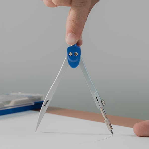 Compasso de metal com 2 peças, 12,5cm, raio de 340mm, Spiral - BT 1 UN Compasso de metal com 2 peças, 12,5cm, raio de 340mm, Spiral - BT 1 UN