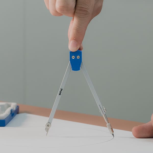 Compasso de metal com 3 peças, 13,5cm, raio de 350mm, Spiral - BT 1 UN Compasso de metal com 3 peças, 13,5cm, raio de 350mm, Spiral - BT 1 UN