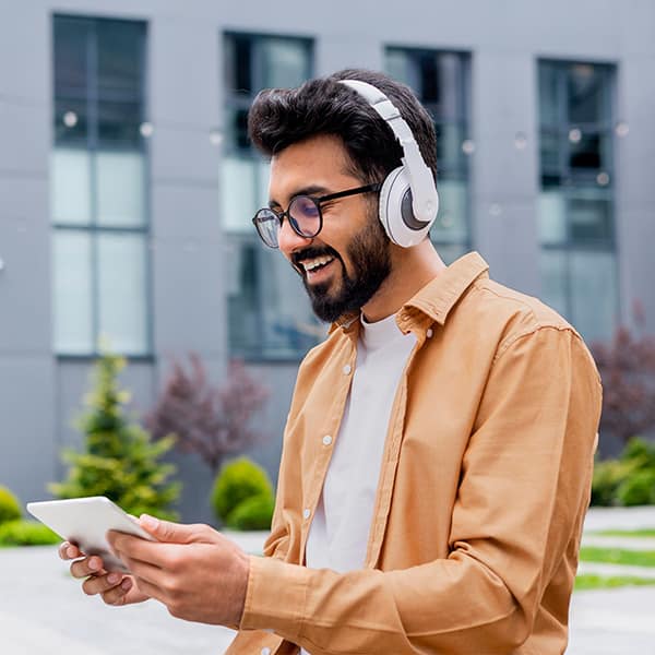 Headphone sem fio CH168, Bluetooh 5.4, Entrada P2, Slot de cartão TF, AUX, Branco, CH168, Loop Way - CX 1 UN