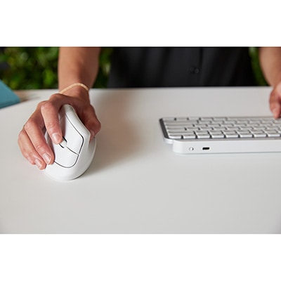 Mouse sem fio Bluetooth ergonômico Lift Off White Logitech - CX 1 UN