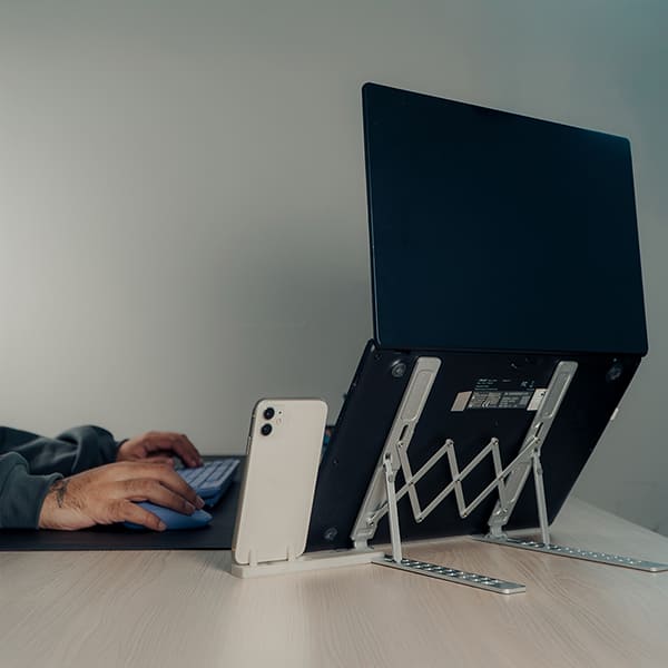 Suporte para notebook em alumínio com apoio para celular, Branco, LSA6, Ergo - CX 1 UN